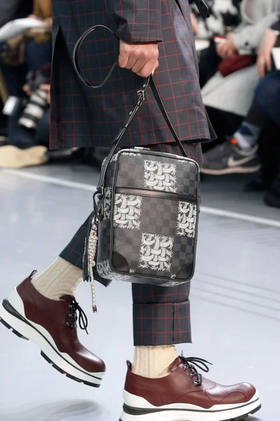 Look 63